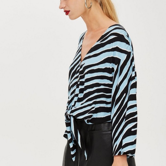 PETITE Zebra Tie Front Blouse - Picture 3 of 4